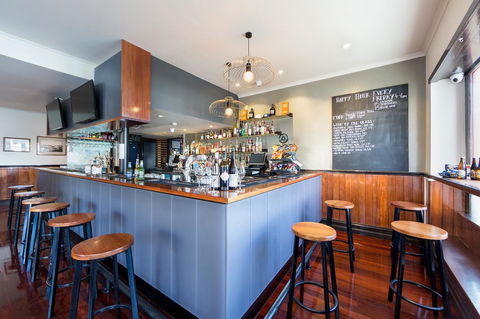 Customs House Hotel - Rental Cars 13