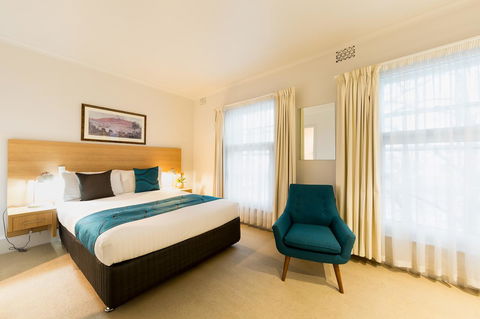 Customs House Hotel - Rental Cars 11