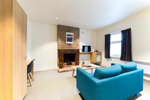 Customs House Hotel - Rental Cars 41