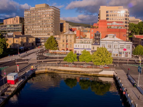 Customs House Hotel - Rental Cars 2