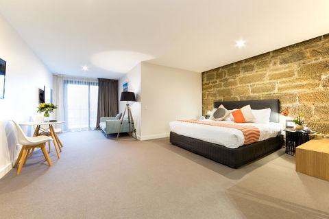 Customs House Hotel - Rental Cars 6