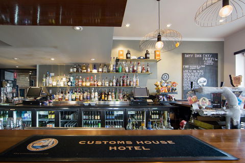 Customs House Hotel - Rental Cars 33