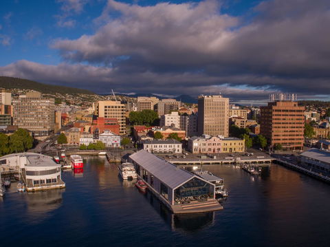 Customs House Hotel - Rental Cars 42