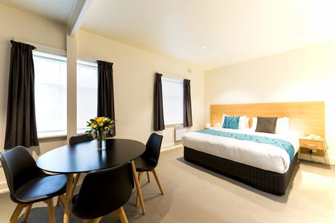 Customs House Hotel - Rental Cars 40