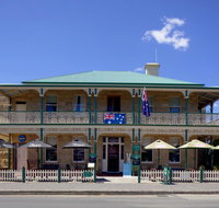 The Richmond Arms Hotel - Rental Cars