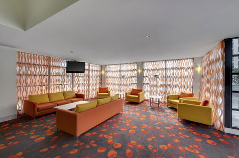 Travelodge Hotel Hobart - Rental Cars 16