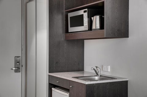 Travelodge Hotel Hobart - Rental Cars 7