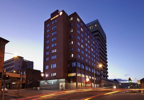 Travelodge Hotel Hobart - Rental Cars 24