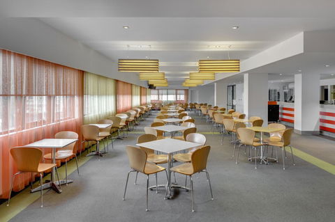 Travelodge Hotel Hobart - Rental Cars 18