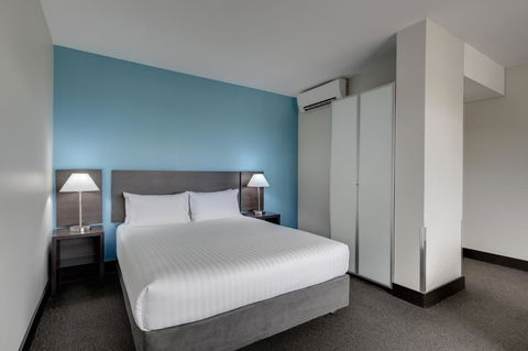 Travelodge Hotel Hobart - Rental Cars 2