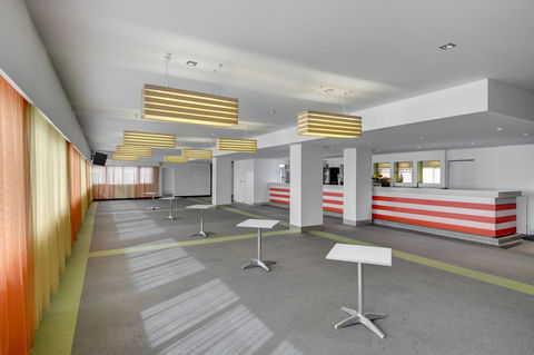 Travelodge Hotel Hobart - Rental Cars 20