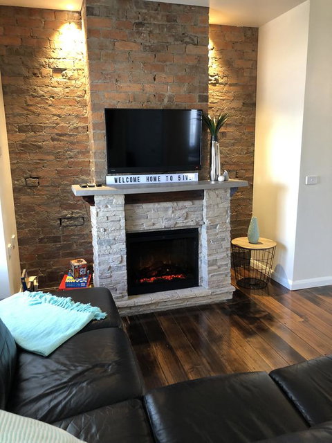 Apartment 5ive - Rental Cars 2