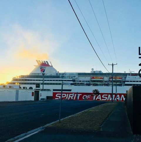 Apartment 5ive - Rental Cars 13