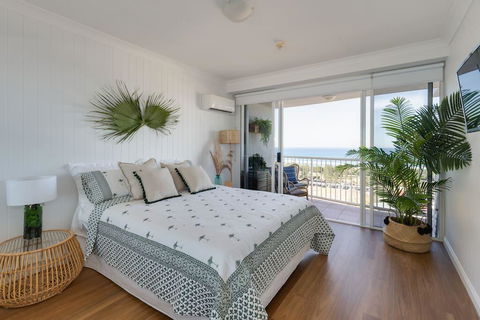 NEW Beautiful 2 Bed Ocean Views In Broadbeach - Rental Cars 0