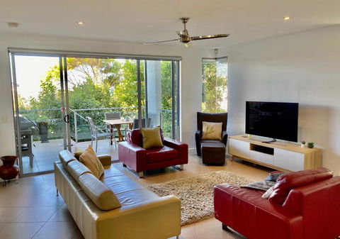 NEW Sunshine Beach Family Escape 3 Bedroom With Free Wifi And Parking - Rental Cars 3