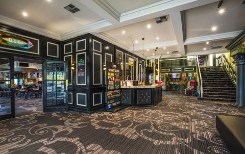 Nightcap At Skyways Hotel - Rental Cars 1