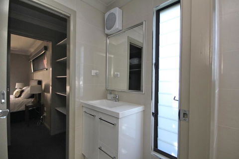 NORTHERN HAVEN-3/16 David Campbell St NH - Rental Cars 3