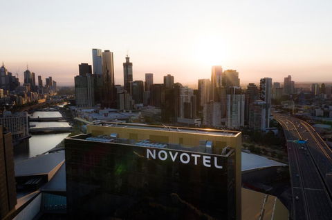 Novotel Melbourne South Wharf - Rental Cars 2
