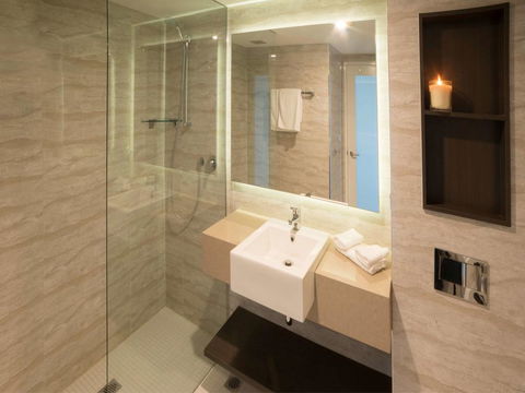 Novotel Wollongong Northbeach - Rental Cars 2