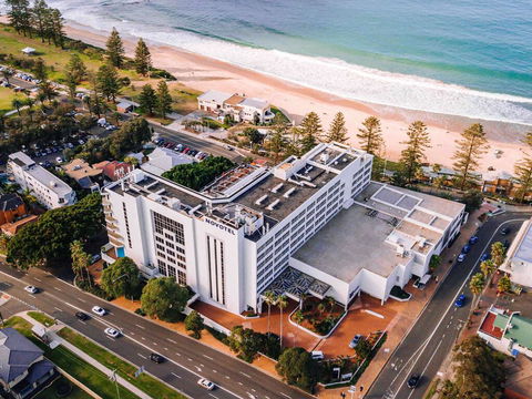 Novotel Wollongong Northbeach - Rental Cars 0