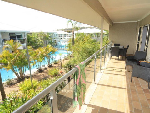 Oaks Pacific Blue 339, 265 Sandy Pt Road - HUGE RESORT LAGOON POOL - Rental Cars 1