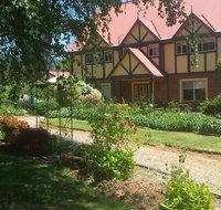 Oaktree Guest House - Rental Cars
