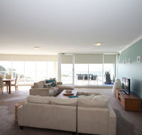 Oasis Unit 11/5 Laman Street - Rental Cars