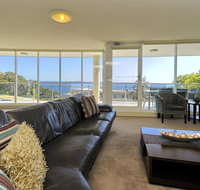 Oasis Unit 9/5 Laman Street - Rental Cars