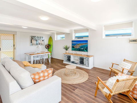 Ocean Dreaming- Amazing Views - Just Listed Up Dated Photos Available Shortly. - Rental Cars 0