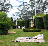 Old Mansfield Loft - gardens gazebo and getaways - Rental Cars