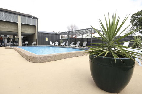 Orana Motel - Rental Cars 2