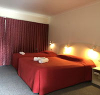 Outback Quarters- Motel Hay - Rental Cars
