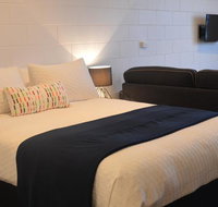 Penguin Seaside Motel - Rental Cars