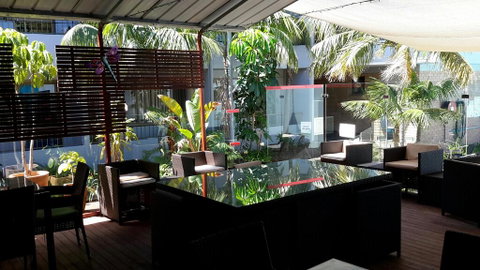 Peninsula Nelson Bay Hotel And Serviced Apartments - Rental Cars 2