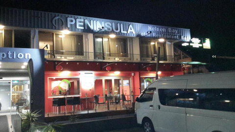 Peninsula Nelson Bay Hotel And Serviced Apartments - Rental Cars 3