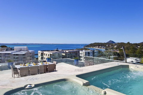 Penthouse Palace - Luxurious Harbourview Location - Rental Cars 0