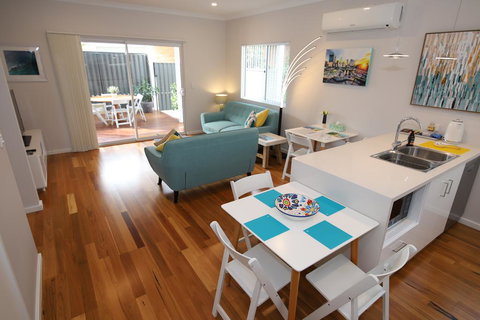 Perth Beachside Holiday House - Rental Cars 3