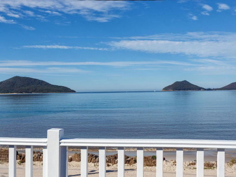 Pet Friendly - Exceptional Beachside Location - Rental Cars 0
