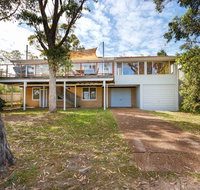 Pet Friendly 4 Bedroom Holiday Home - River Views - Rental Cars