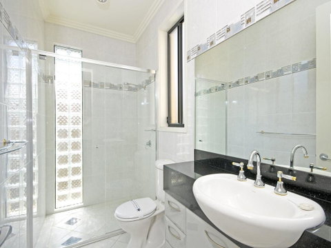 Pet Friendly Boulevarde On Boulevarde - Rental Cars 1