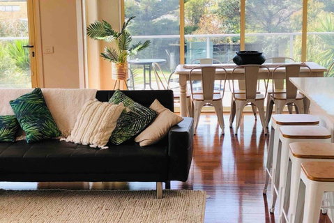 Pet Friendly Paradise Near Beach - Rental Cars 0