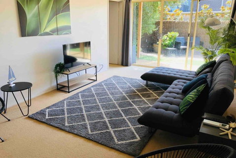 Pet Friendly Paradise Near Beach - Rental Cars 1