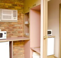 Pines Country Club Motor Inn - Rental Cars