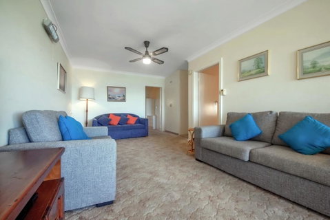 Quarterdeck, Unit 3/12 Magnus Street - Rental Cars 2