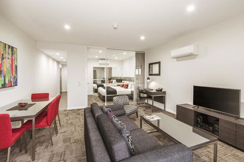 Quest Liverpool - Rental Cars 2