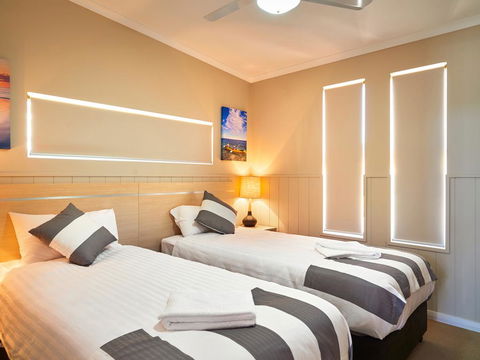 RAC Cervantes Holiday Park - Rental Cars 3