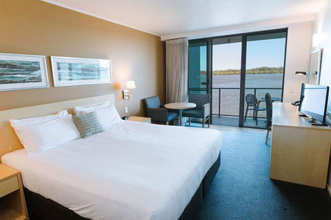 Ramada Hotel & Suites By Wyndham Ballina Byron - Rental Cars 2