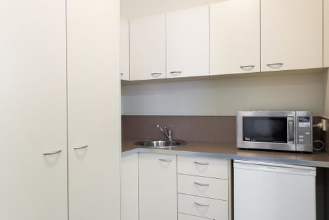 Redcliffe Motor Inn - Rental Cars 1
