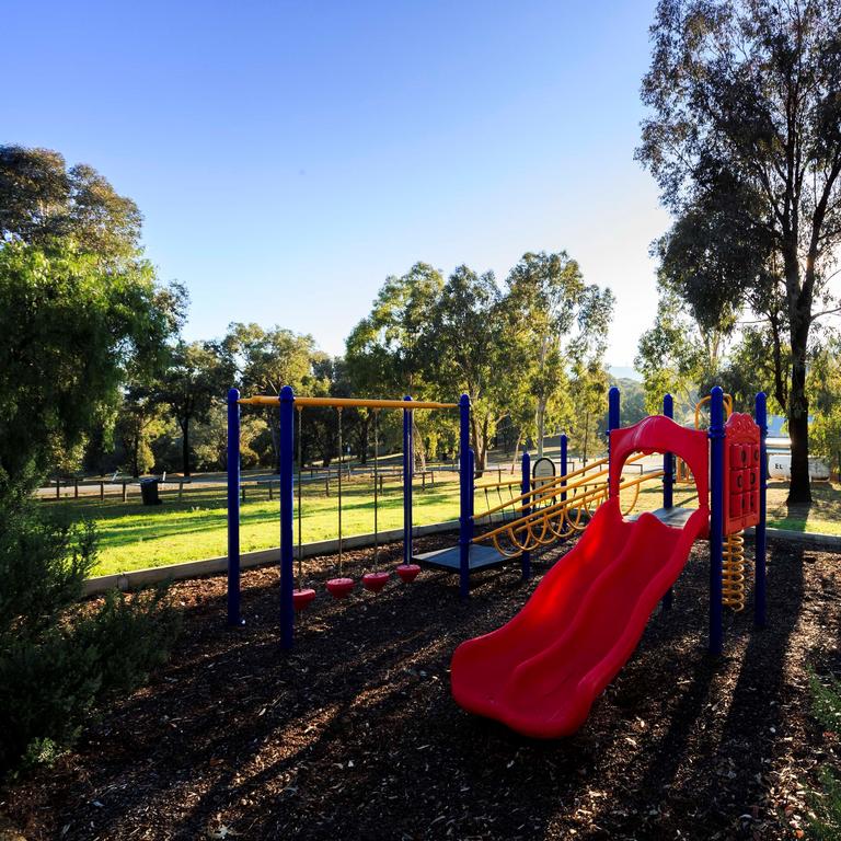 Rugby ACT Rental Cars