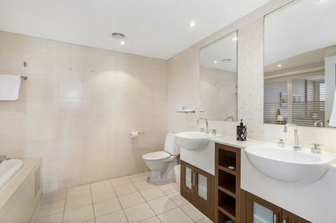 RESORT OCEAN FRONT SUITE 2222 - Rental Cars 1